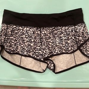 Size 6 lululemon shorts